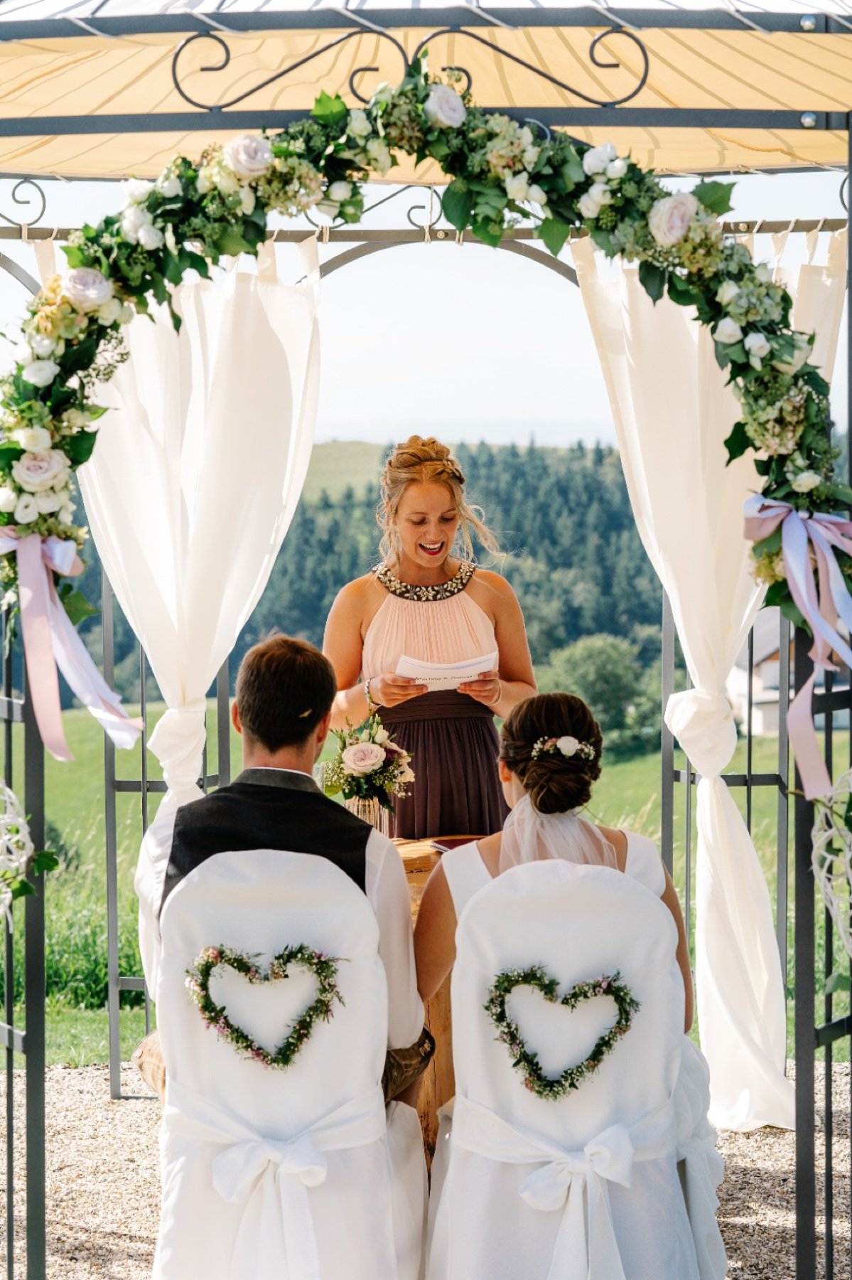 Ceremonia de boda personal al aire libre en la Alta Austria